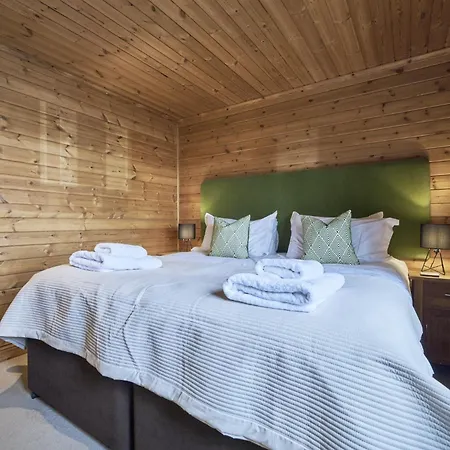 Gadwall With Hot-tub *