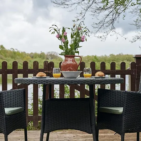 Gadwall With Hot-tub *