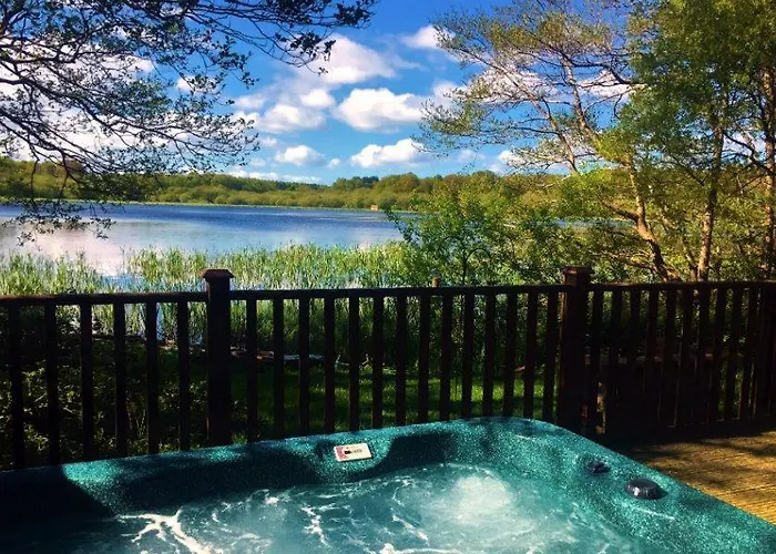 Semesterbostad Gadwall With Hot-tub